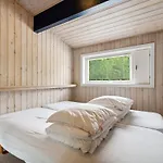 Semesterbostad Deni - 800m From The Sea By Interhome