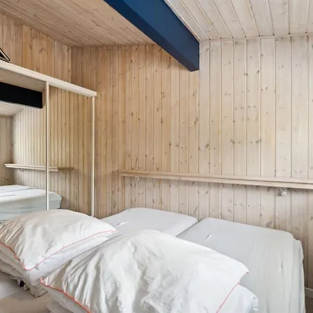 Semesterbostad Deni - 800m From The Sea By Interhome