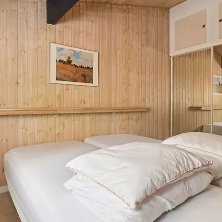 Semesterbostad Deni - 800m From The Sea By Interhome