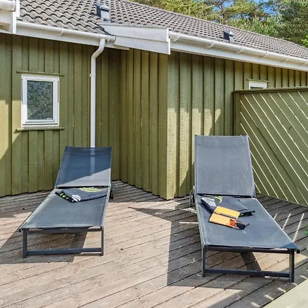 Deni - 800m From The Sea By Interhome *